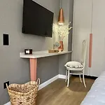 Luxury 2 Bedroom Appartement *