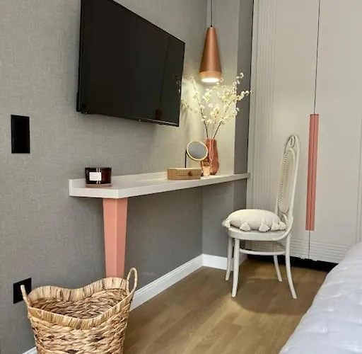 Luxury 2 Bedroom Appartamento *